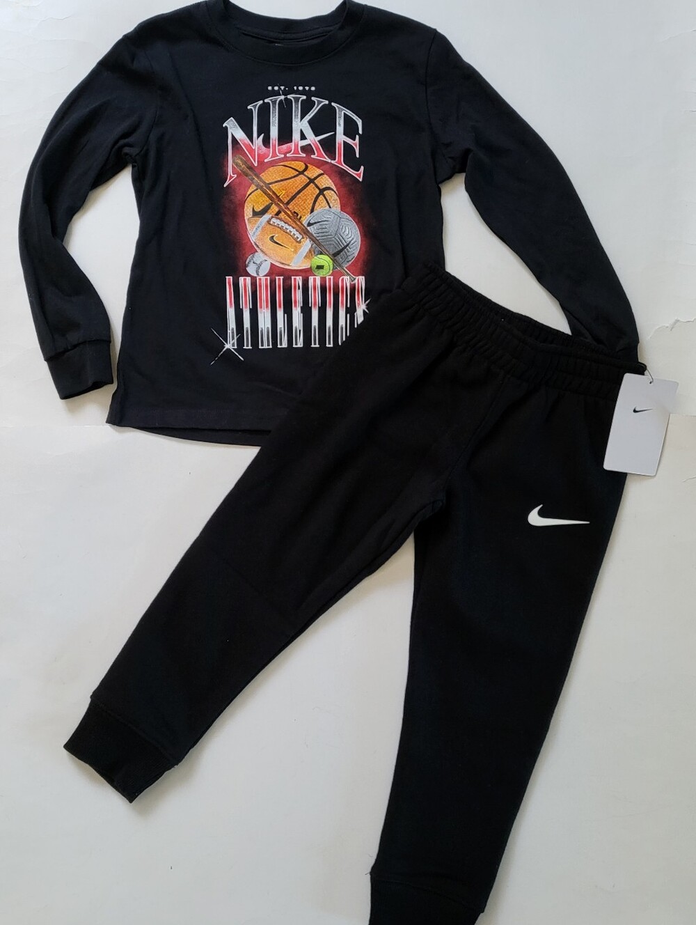 Nike boys 2pc Pants set fleece joggers T-shirt Size 5 Black